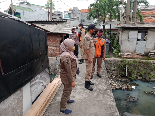 Patroli Rutin Antisipasi Judi Burung Merpati dilaksanakan Polsek Tambaksari Polrestabes Surabaya bersama 3 Pilar