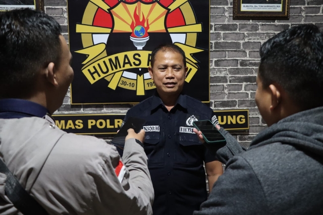 Polres Tulungagung Amankan Pengedar Miras dan Sita Ratusan Botol Arak saat Menjelang Ramadhan