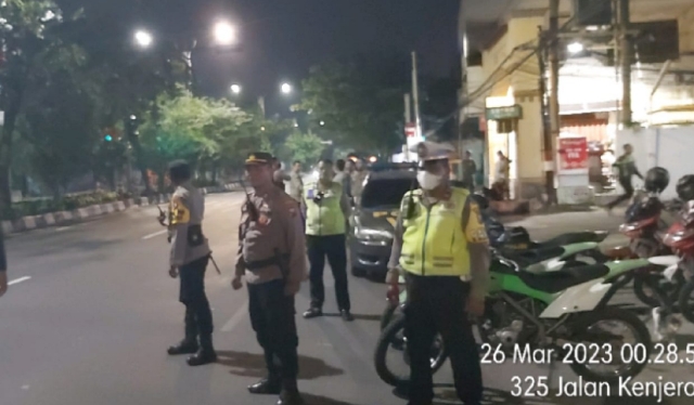 Polsek Tambaksari Polrestabes Surabaya bersama 3 Pilar Melaksanakan Giat Antisipasi Balap Liar, Tawuran Massal, dan Antisipasi 3 Cepu