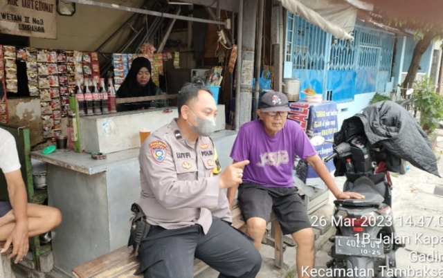 Polsek Tambaksari Polrestabes Surabaya Melaksanakan Giat Sambang Warga di wilayah Kelurahan Kapas Madya Baru Surabaya