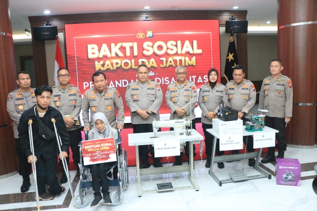 Kapolda Jatim Berbagi Untuk Kaum Disabilitas dalam Polri Peduli