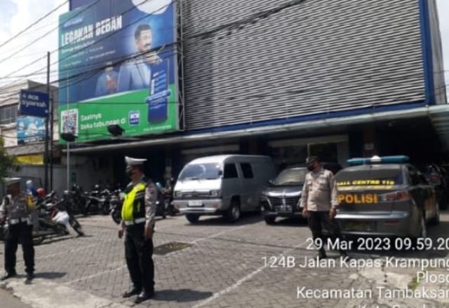 Anggota Polsek Tambaksari Melaksanakan Patroli Rutin dalam Terpeliharanya Kamtibmas diwilayah Hukumnya