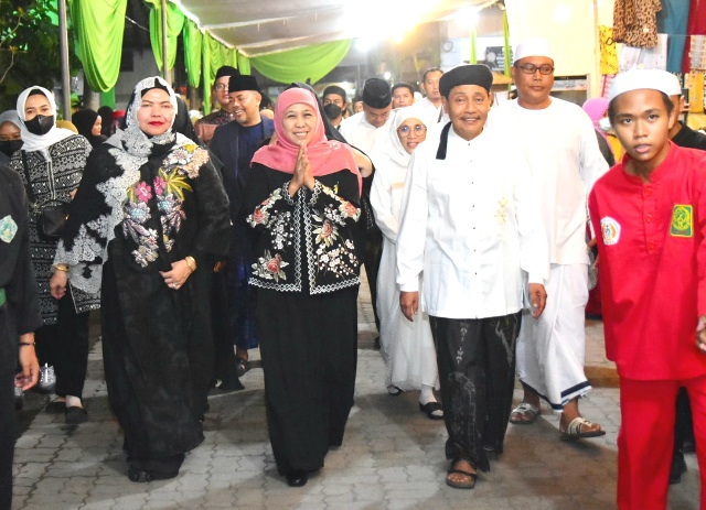 Hadapi Ketidakpastian Dunia, Gubernur Khofifah Ajak Santri Jadi Sosok Game  Changer