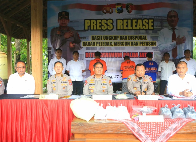 Penjual Bahan Peledak Melalui Online Diamankan Polda Jatim