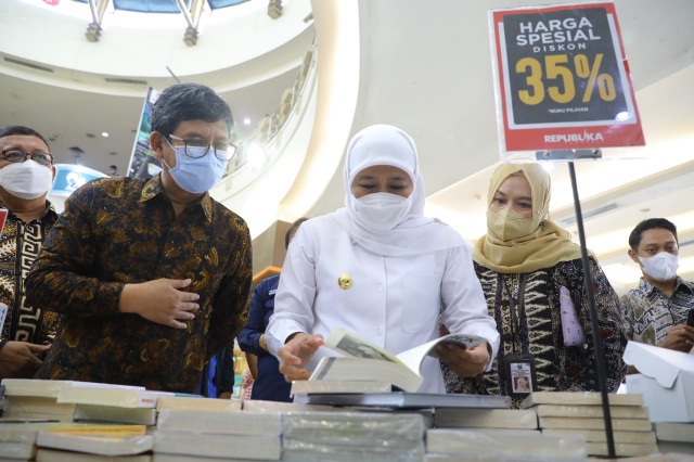 Akreditasi Perpustakaan Jatim Terbanyak di Indonesia, Gubernur Khofifah Ajak Tingkatkan Minat Baca