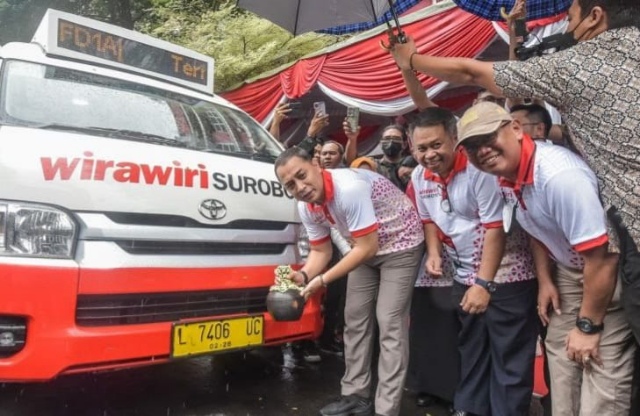 Eri Cahyadi Resmikan Pengoprasian 52 Unit Angkutan Feeder