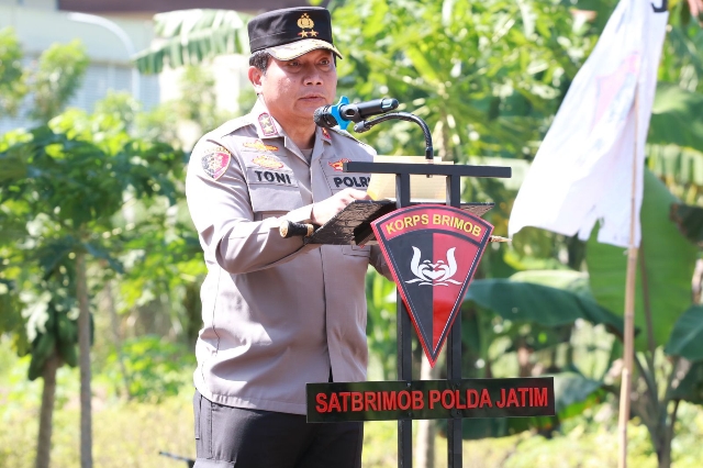 Peletakkan Batu Pertama Pembangunan Masjid Al Arif Darmawan oleh Kapolda Jatim