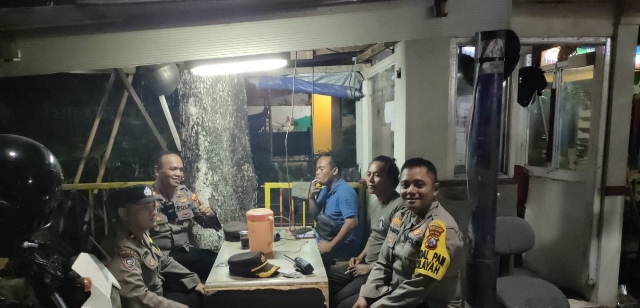 Giat Patroli Sambang Warga di Villa Kalkepiting dipimpin langsung Kapolsek Tambaksari Polrestabes Surabaya