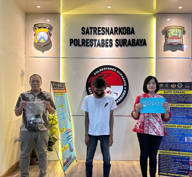 Satresnarkoba Polrestabes Surabaya Bekuk Pengedar Sabu di Kawasan Pesapen Barat
