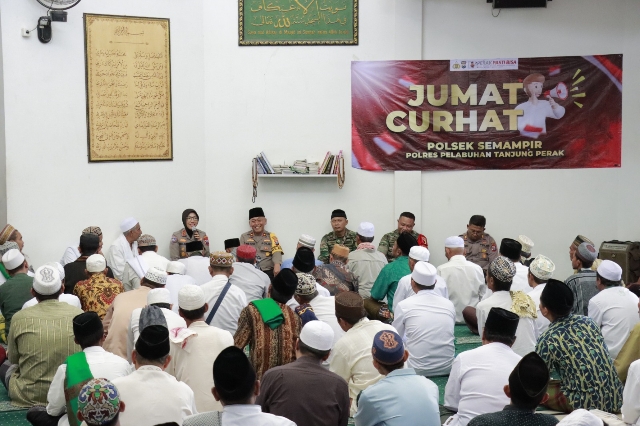 Kapolres PelabuhanTanjung Perak, Berpesan Jadilah Polisi Bagi Diri Sendiri, dalam Jumat Curhat