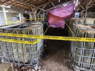 Penimbunan BBM Bersubsidi di Wilayah Pantura berhasil Diungkap Polres Lamongan
