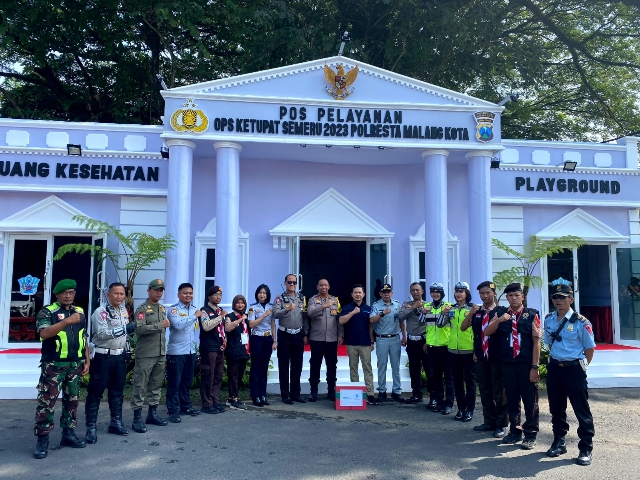 Ada Posyan Miniatur Istana Merdeka di Kota Malang, Membuat Pemudik Terkesan