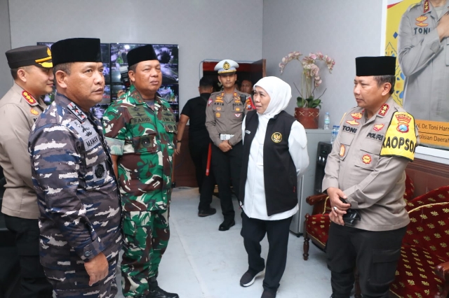 Cek Pospam dan Posyan di Malam Takbir bersama Forkopimda Jatim