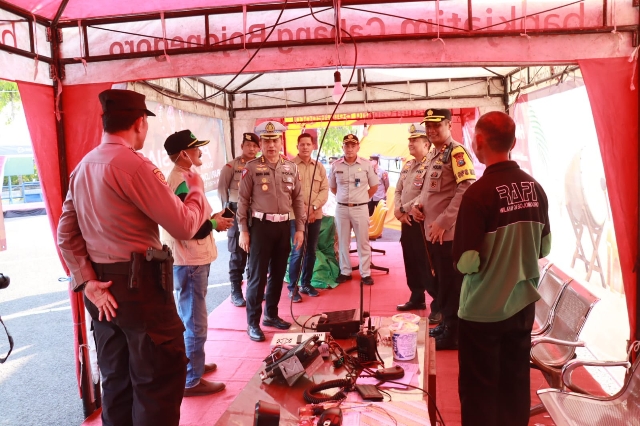 Tim Pamatwil Korlantas Polri Tinjau Posyan di Bojonegoro dalam Ops Ketupat 2023