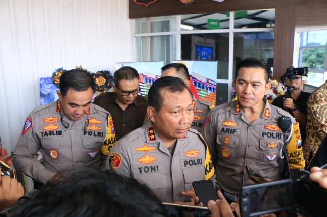 Kapolda Jatim Launching Gerai Layanan SIM dan SKCK