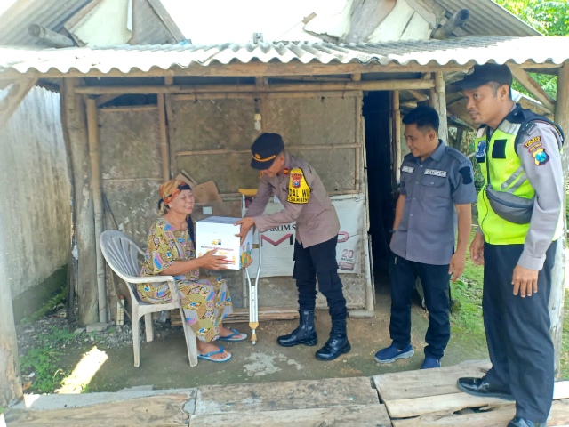 Dukung Program Bantuan Kemanusiaan, Polres Lamongan Terus Gelar Baksos