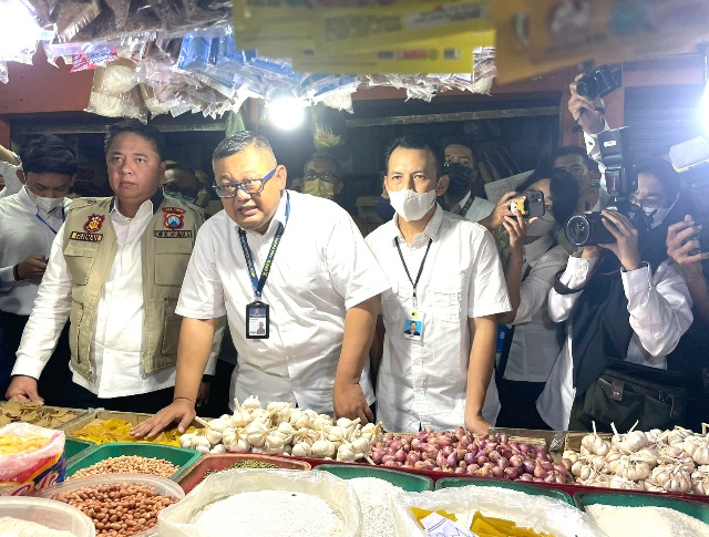 Jelang Lebaran, Tim Satgas Pangan Polda Jatim Pantau Stok Bapokting