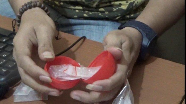 Edarkan Narkoba Dalam Bola Plastik di Bangkalan Polisi Berhasil Ungkap Modus Baru