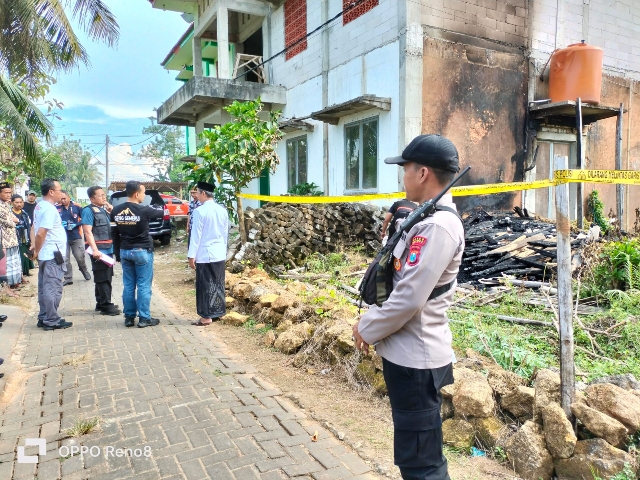 Polres Sumenep Datangkan Tim Labfor Polda Jatim Olah TKP di Kantor MWC NU