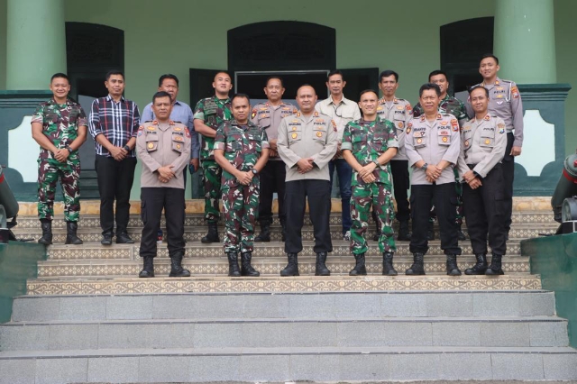 Perkuat Jalinan Sinergitas TNI – Polri, Kapolres Pasuruan Kota Sambangi Markas Yonzipur 10 di Pasuruan