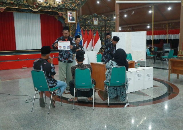 Pilkades Serentak di Bangkalan Berjalan Kondusif dengan Disiagakannya Ribuan Personel Gabungan dari Polda Jatim