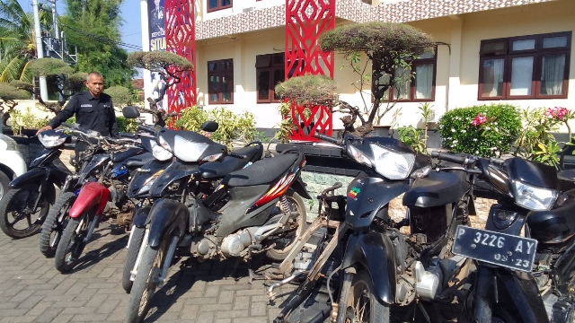 Tersangka dan 8 Unit Motor Berhasil Diamankan Polres Situbondo dalam Mengungkap Kasus Curanmor
