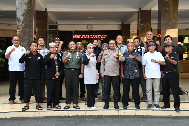 Kapolres Lumajang dan IPSI Satukan Tujuan Jaga Kamtibmas saat Ngobrol Santai