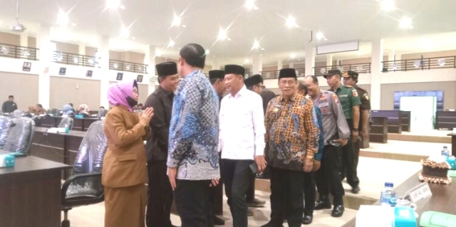 Jawaban 7 Fraksi Atas Laporan Pertanggungjawaban APBD – 2022 di Paripurna DPRD Lamongan