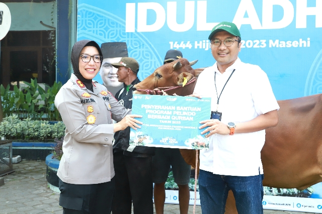 Berbagi Kebahagiaan Momen IdulAdha,﻿ Pelindo Regional 3 Salurkan Bantuan Kurban Lebih dari 85 Ekor Sapi