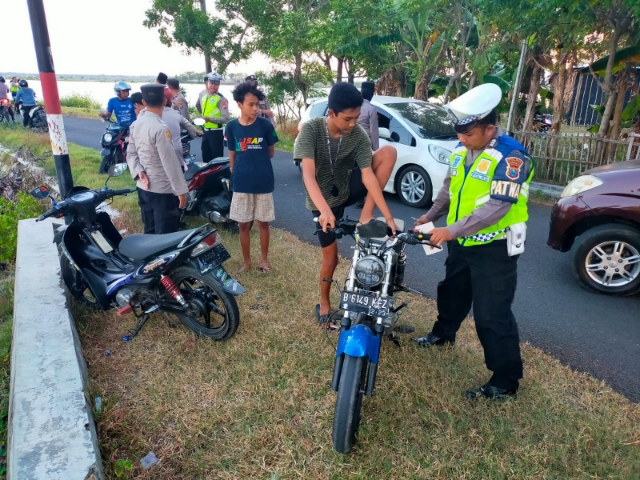 Polres Pamekasan Berhasil Amankan Belasan Motor Knalpot Brong dalam Respon Cepat Pengaduan 110