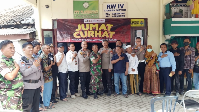 Polres Pelabuhan Tanjung Perak Ajak Masyarakat Aktifkan Kembali Pos Kamling saat Jumat Curhat
