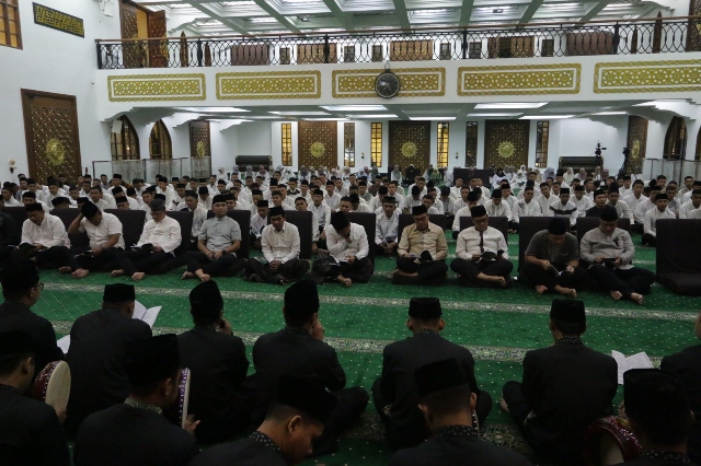 Polda Jatim Gelar Sholawat dan Do’a Bersama dalam Memperingati HUT Bhayangkara Ke-77