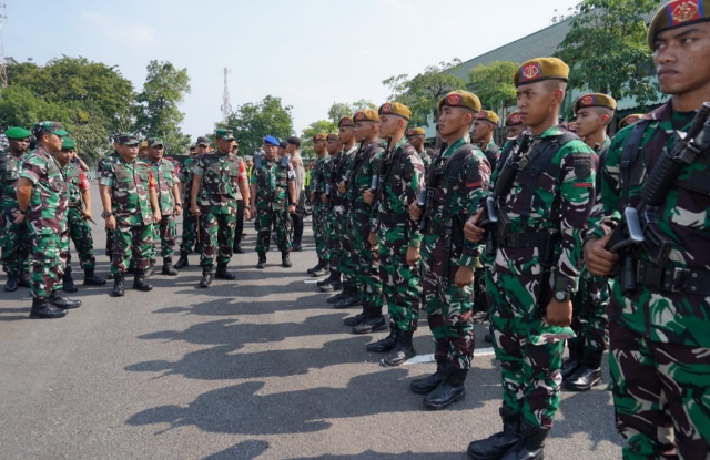 Danrem 084/Bhaskara Jaya Pimpin Gelar Pasukan PAM VVIP Kunjungan Presiden RI