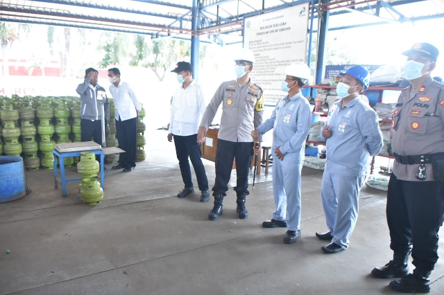 Polres Situbondo Tinjau SPBE Kapongan Pastikan Stok LPG 3 Kg Aman Menjelang Idul Adha