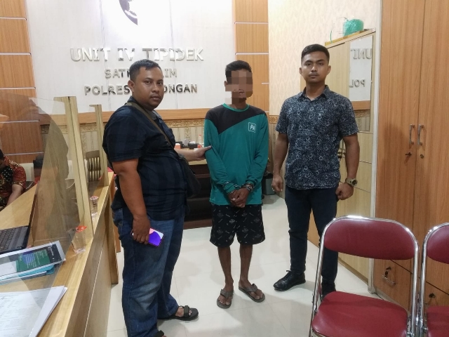 Tersangka Curat di Lamongan Terekam CCTV saat Jual BB berhasil Diamankan Polisi