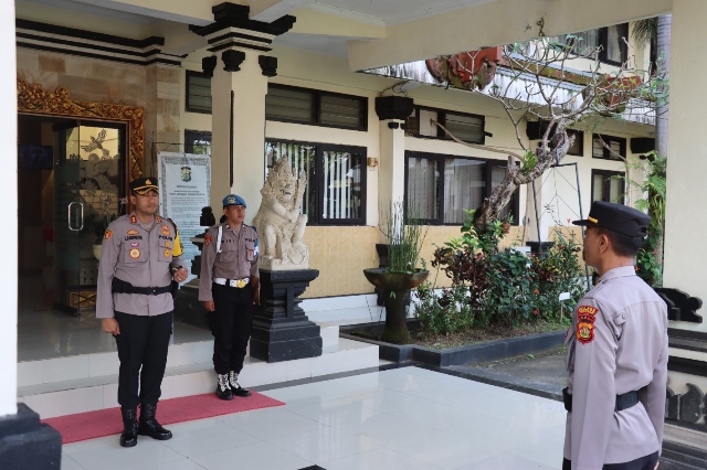 Kapolres Tabanan Berikan Arahan Disiplin Tugas Saat Apel Pagi Jam Pimpinan