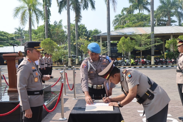 Mutasi Jabatan Wakapolres Nganjuk, Kasat Lantas dan Kapolsek, Kapolres Nganjuk: Buat Inovasi yang Menunjang Kinerja dan Raih Prestasi