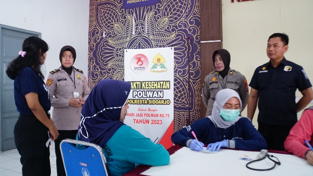 Polwan Polresta Sidoarjo Gelar Bakti Kesehatan di Rutan Perempuan Kelas II A