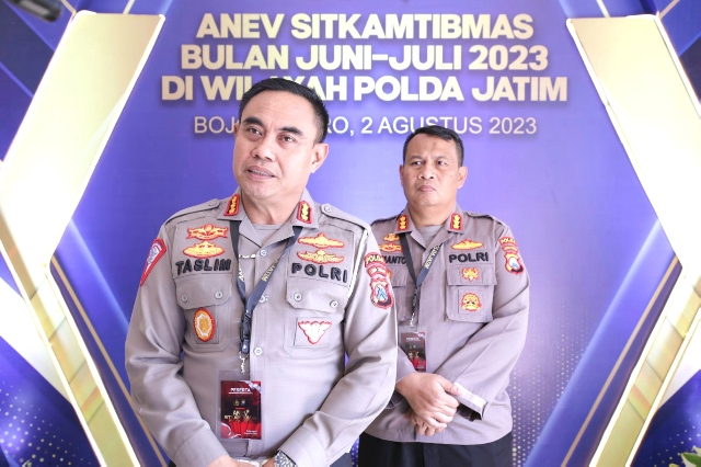 Pengurusan SIM di Gresik Viral di Medsos, Ini Pernyataan Dirlantas Polda Jatim