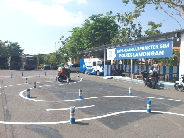 Permudah Warga Praktik SIM C, Polres Lamongan Gunakan Model Baru Lintasan Uji