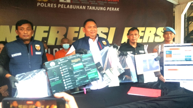 Polres Pelabuhan Tanjung Perak Ungkap Pembobolan Data Perbankan