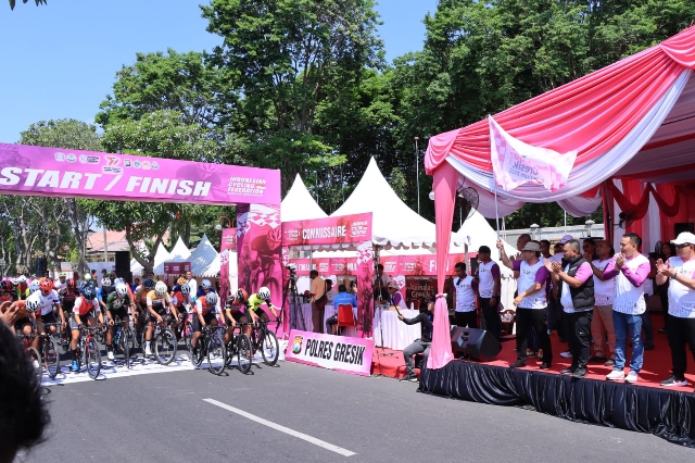Kapolda Jatim Lepas 549 Pembalap Ramaikan Road to Tour of Kemala Seri 3 Gresik Criterium 2023