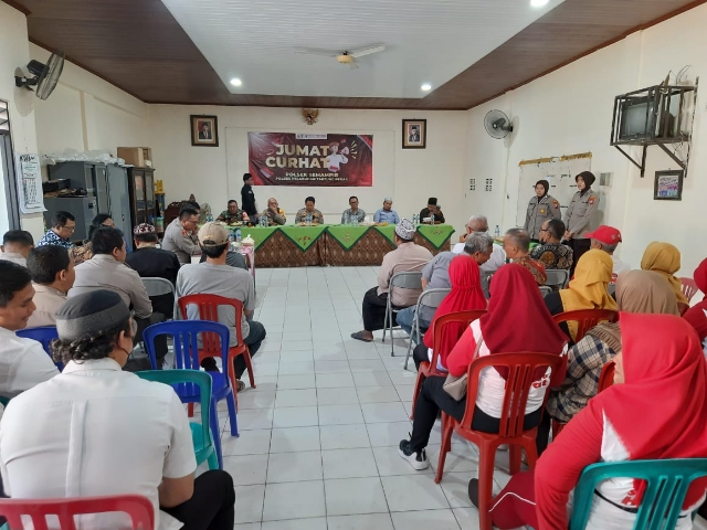 Polres Pelabuhan Tanjung Perak Sapa Warga dalam Kegiatan Jumat Curhat: Stop Miras dan Narkoba