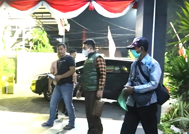 Buronan Kasus KDRT Ditangkap Tim Tabur Kejati Jatim dan Kejari Surabaya