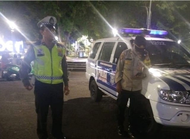 Polsek Tambaksari Polrestabes Surabaya Melaksanakan Patroli Rutin Dalam Mengantisipasi Rawan Kejahatan Malam