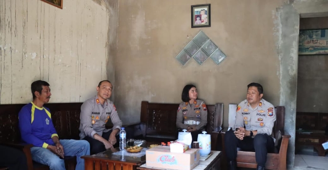 Kapolres Malang Bersama Muspika dan Relawan Segera Renovasi Rumah Keluarga Korban Kanjuruhan