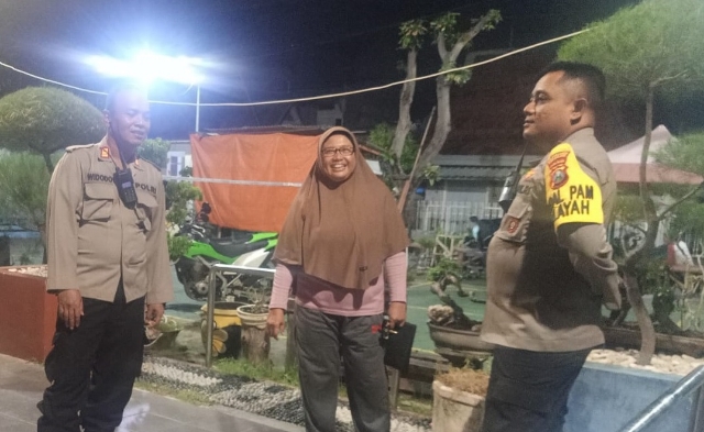 Polsek Tambaksari Polrestabes Surabaya melaksanakan Giat Sambang Warga diwilayah Jl. Dharmarakyat