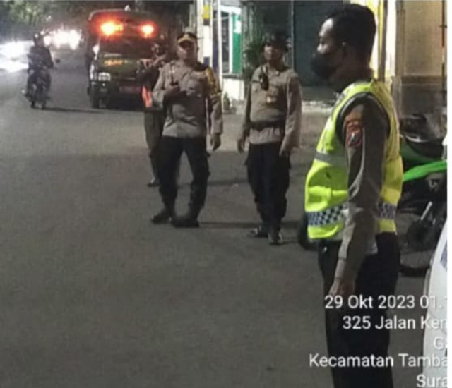Patroli Gabungan Rayon 1 Polsek Tambaksari, Polsek Simokerto dan Polsek Bubutan Persempit Ruang Gerak Pelaku Kejahatan Jalanan