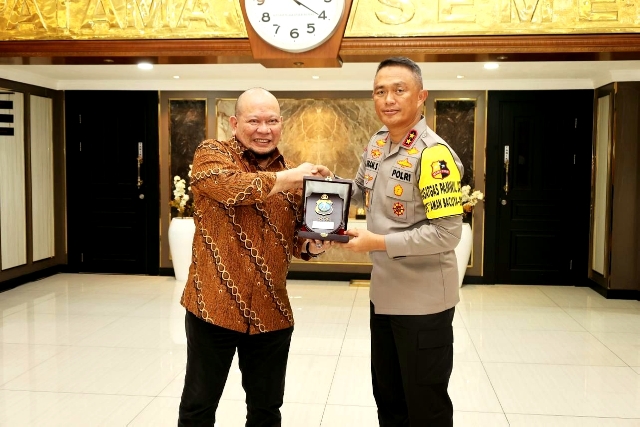 Silaturahmi dengan Kapolda Jatim, Ketua DPD RI Bahas Pentingnya Kembali ke Sistem Negara Sesuai Pancasila