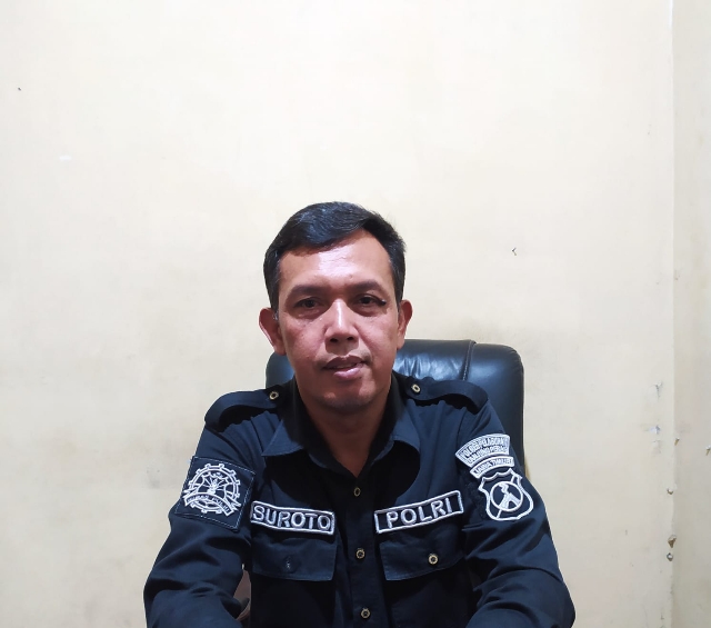 Berikut Tanggapan Kasi Humas Polres Pelabuhan Tanjung Perak Terkait Anggota yang Menggunakan Kaos Tribrata Di Kafe